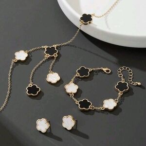 Elegant Gold and Black Flower Jewelry Set